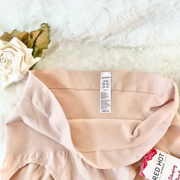 New with tag SPANX  SHAPING BRIEF PREMIUM COMFORT w/360 degree of SLIMMING SZ1X - Picture 3 of 3